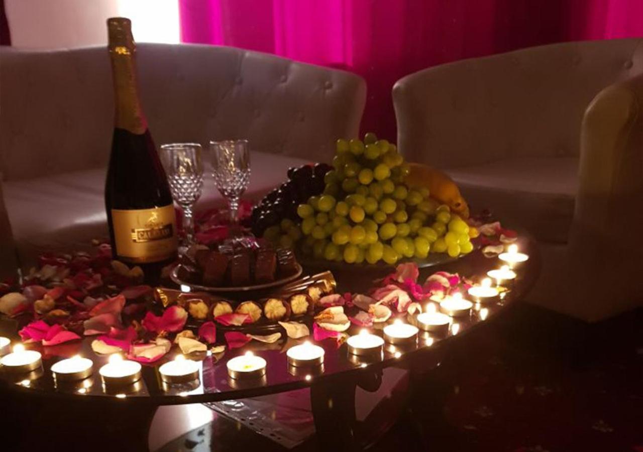 Emperum Nelson Hotel Chisinau Bagian luar foto