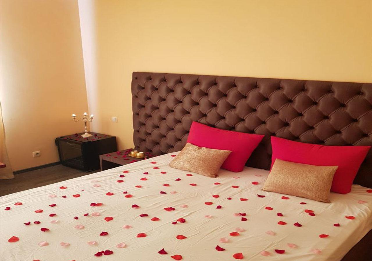 Emperum Nelson Hotel Chisinau Bagian luar foto